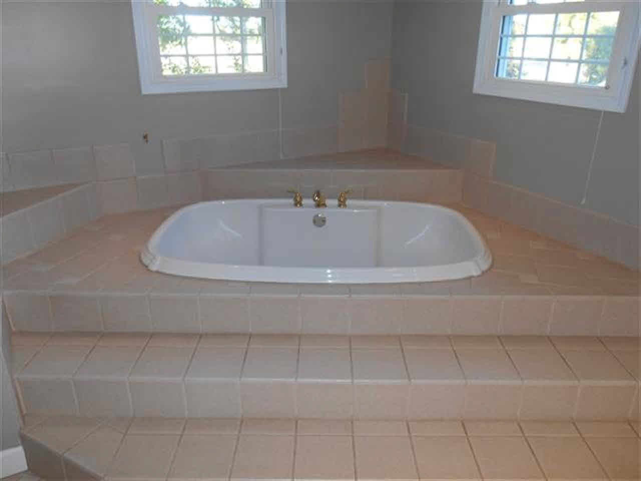 1566 W Union St, Ligonier, IN 46767 photo 11
