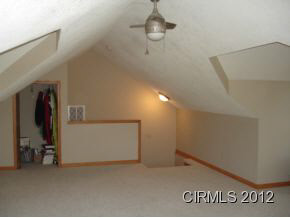4168 Blackthorne Dr, Gas City, IN 46933 photo 5