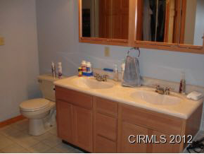 4168 Blackthorne Dr, Gas City, IN 46933 photo 16