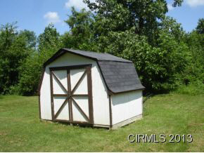 706 W Main St, Van Buren, IN 46991 photo 3