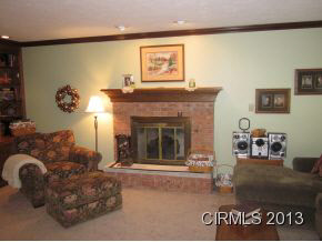 1711 Bramoor Dr, Kokomo, IN 46902 photo 4