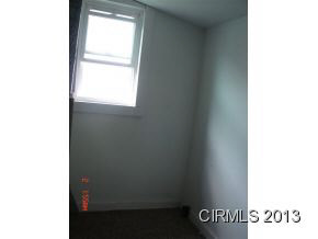 223 E Washington St, Upland, IN 46989 photo 12