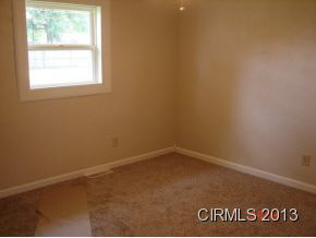 524 E South G St, Gas City, IN 46933 photo 3