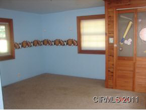 423 E 9th St, Fairmount, IN 46928 photo 4