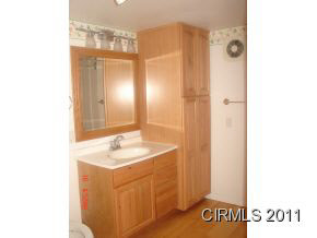 423 E 9th St, Fairmount, IN 46928 photo 9