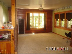 423 E 9th St, Fairmount, IN 46928 photo 2