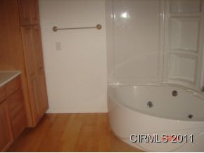 423 E 9th St, Fairmount, IN 46928 photo 8