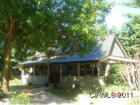 423 E 9th St, Fairmount, IN 46928 photo 1