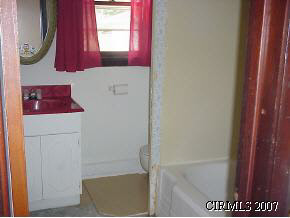 613 E 3rd St, Peru, IN 46970 photo 4
