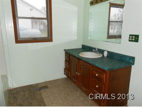 509 W 9th St, Jonesboro, IN 46938 photo 5