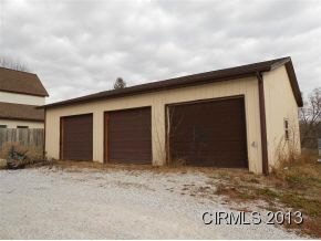 509 W 9th St, Jonesboro, IN 46938 photo 2