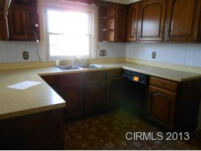 553 E Marshall St, Marion, IN 46952 photo 4