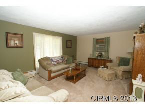726 Holiday Dr, Greentown, IN 46936 photo 2