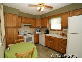 726 Holiday Dr, Greentown, IN 46936 photo 3