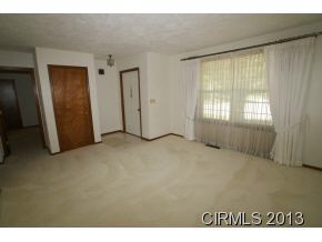 1917 Executive Dr, Kokomo, IN 46902 photo 2
