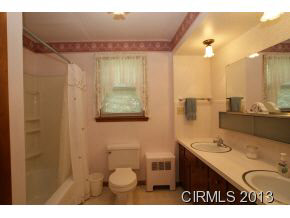 721 E Walnut St, Greentown, IN 46936 photo 8