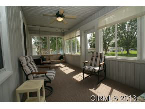 721 E Walnut St, Greentown, IN 46936 photo 2