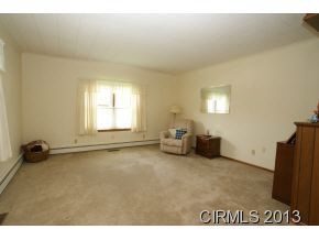 721 E Walnut St, Greentown, IN 46936 photo 3