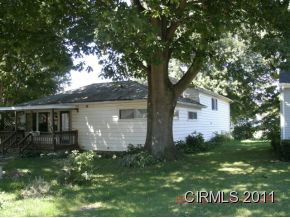 802 Linlawn Dr, Wabash, IN 46992 photo 2