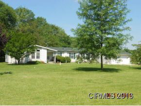 6704 N Meridian Rd, Sharpsville, IN 46068 photo 1
