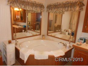 6704 N Meridian Rd, Sharpsville, IN 46068 photo 8