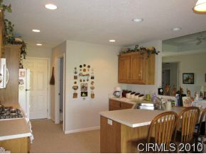595 E Hess Dr, Upland, IN 46989 photo 2