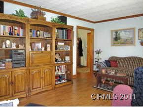 503 Nancy Rd, Sweetser, IN 46987 photo 2