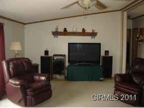 8325 E Lewisburg Rd, Peru, IN 46970 photo 2