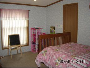 8325 E Lewisburg Rd, Peru, IN 46970 photo 9