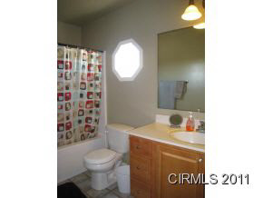 8445 E 300 S, Marion, IN 46953 photo 5