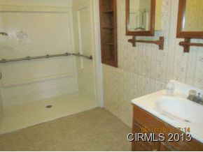 509 W Harrison St, Hartford City, IN 47348 photo 5