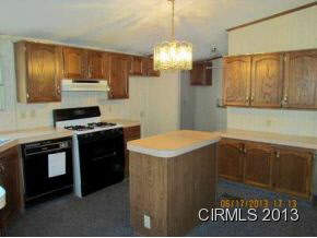 509 W Harrison St, Hartford City, IN 47348 photo 2