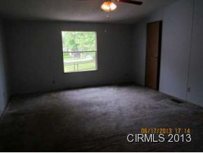 509 W Harrison St, Hartford City, IN 47348 photo 7