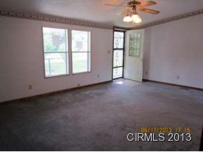 509 W Harrison St, Hartford City, IN 47348 photo 3