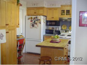 206 E Clark St, Flora, IN 46929 photo 3