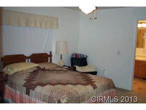 2438 W Pebble Dr, Peru, IN 46970 photo 11