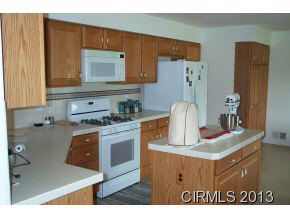 2438 W Pebble Dr, Peru, IN 46970 photo 5