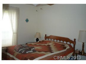 2438 W Pebble Dr, Peru, IN 46970 photo 9