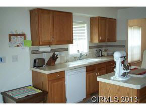 2438 W Pebble Dr, Peru, IN 46970 photo 6