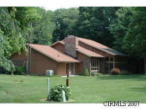 861 W Glenway Dr, Peru, IN 46970 photo 2