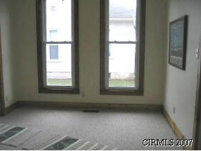 527 W 6th St, Peru, IN 46970 photo 8