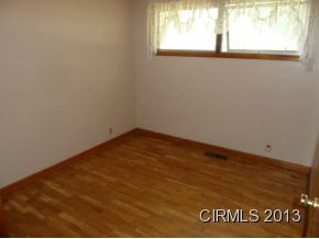 220 E Sherron St, Sweetser, IN 46987 photo 4