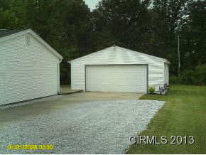 247 E Bragg Ave, Upland, IN 46989 photo 2