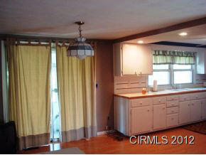 516 Howard Ct, Fairmount, IN 46928 photo 3