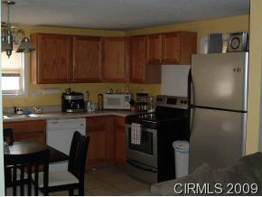 328 E South C St, Gas City, IN 46933 photo 2
