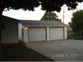369 Walnut St, Wabash, IN 46992 photo 2