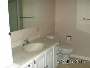 504 W Gardner Ct, Marion, IN 46952 photo 2