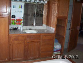 2206 S Gallatin St, Marion, IN 46953 photo 12