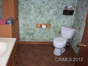 2206 S Gallatin St, Marion, IN 46953 photo 7
