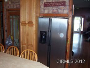 2206 S Gallatin St, Marion, IN 46953 photo 6